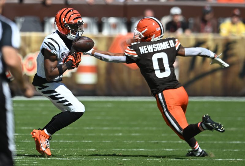Jaguars, Browns agree to trade that swaps starting CBs