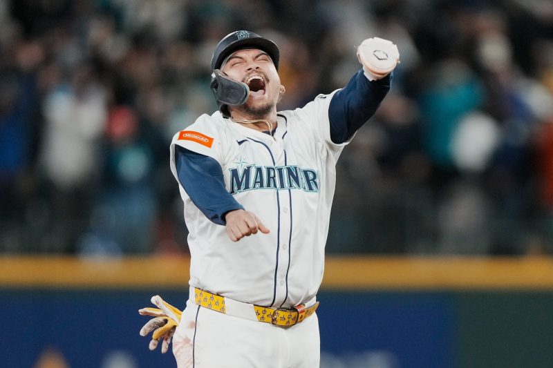 Epic grand slam puts Mariners on brink of first World Series